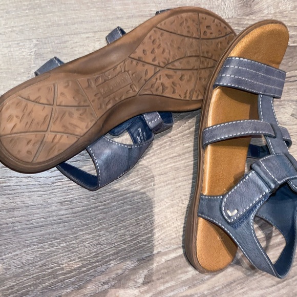 Relativity Womens Sandals 9M Blue Gray 3 Strap Faux Leather Adjustable Comfort - Picture 9 of 9